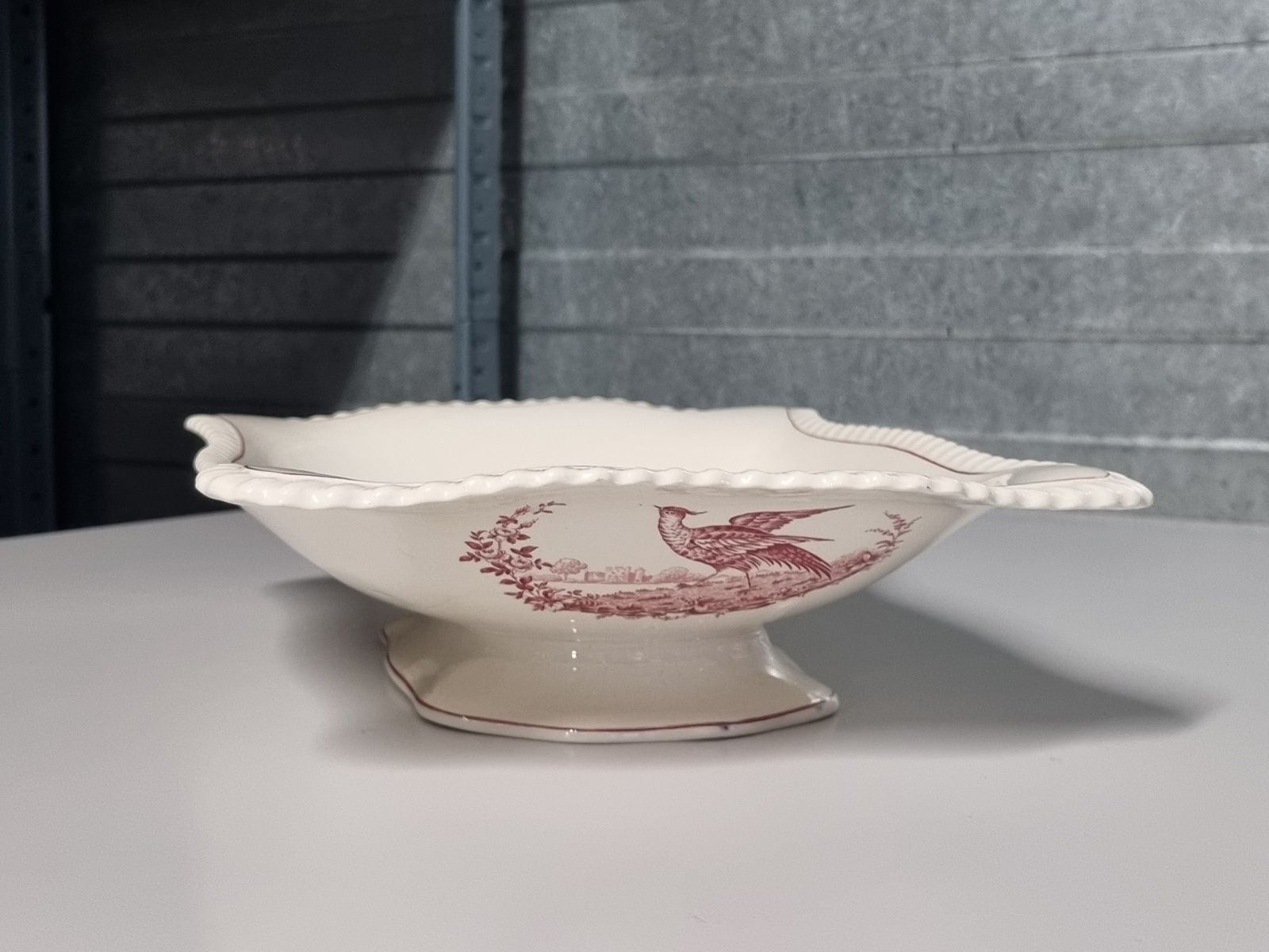 Engels rood Spode Copeland schaal op voet