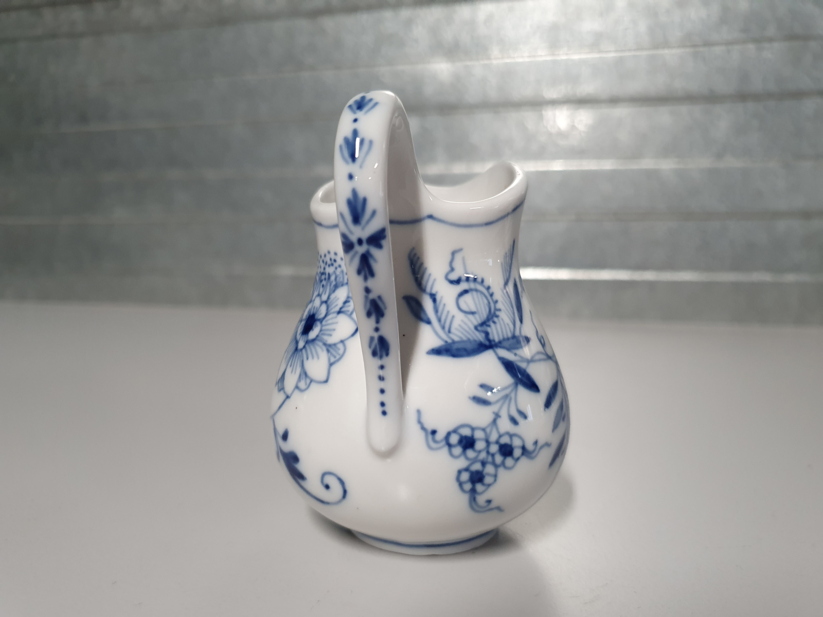 Zwiebelmuster Huttensteinach Roomkannetje 9 cm