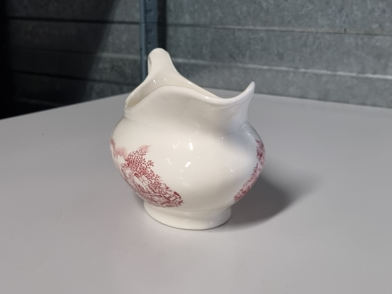 Engels rood Ironstone Castles Sauskom met oor (kasteel)