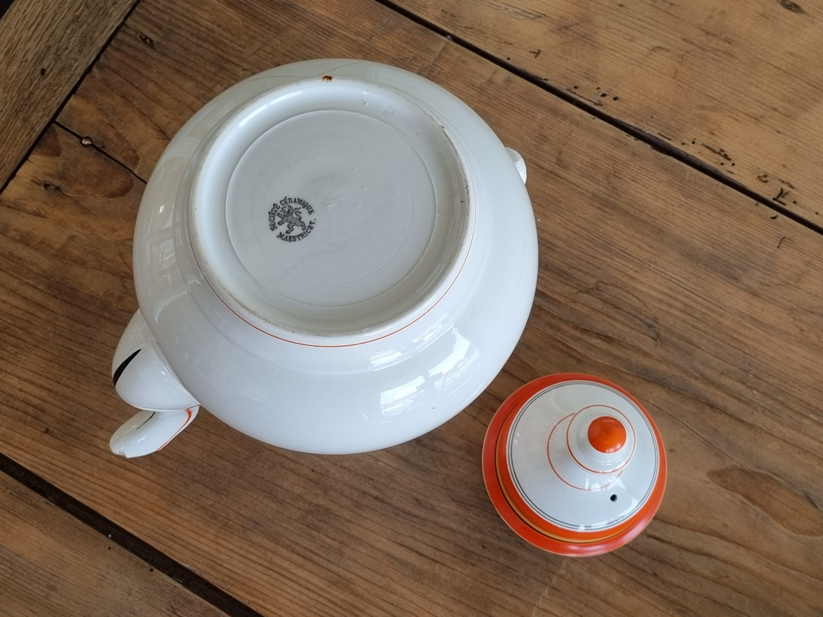 Societe Ceramique Koffiepot (vintage/retro wit met oranje/goud)
