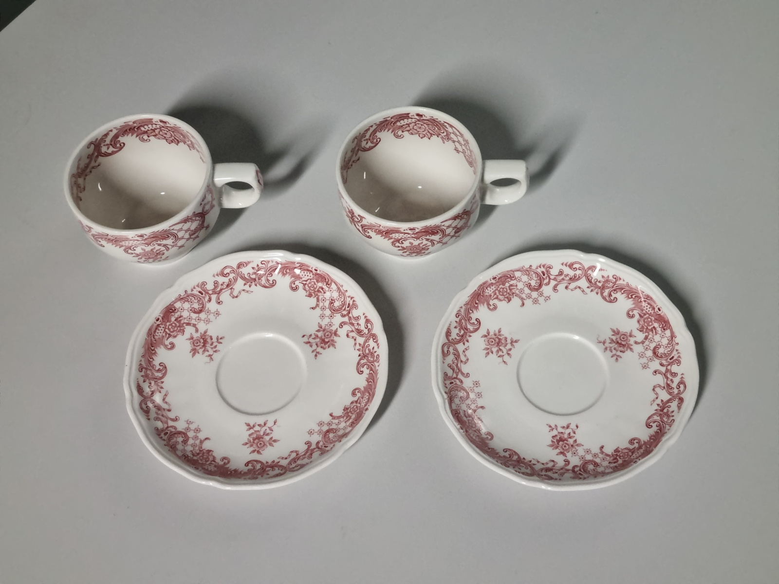 Villeroy en Boch Valeria rood Set 2x Koffie Kop en schotel (stapelbaar, met randje)