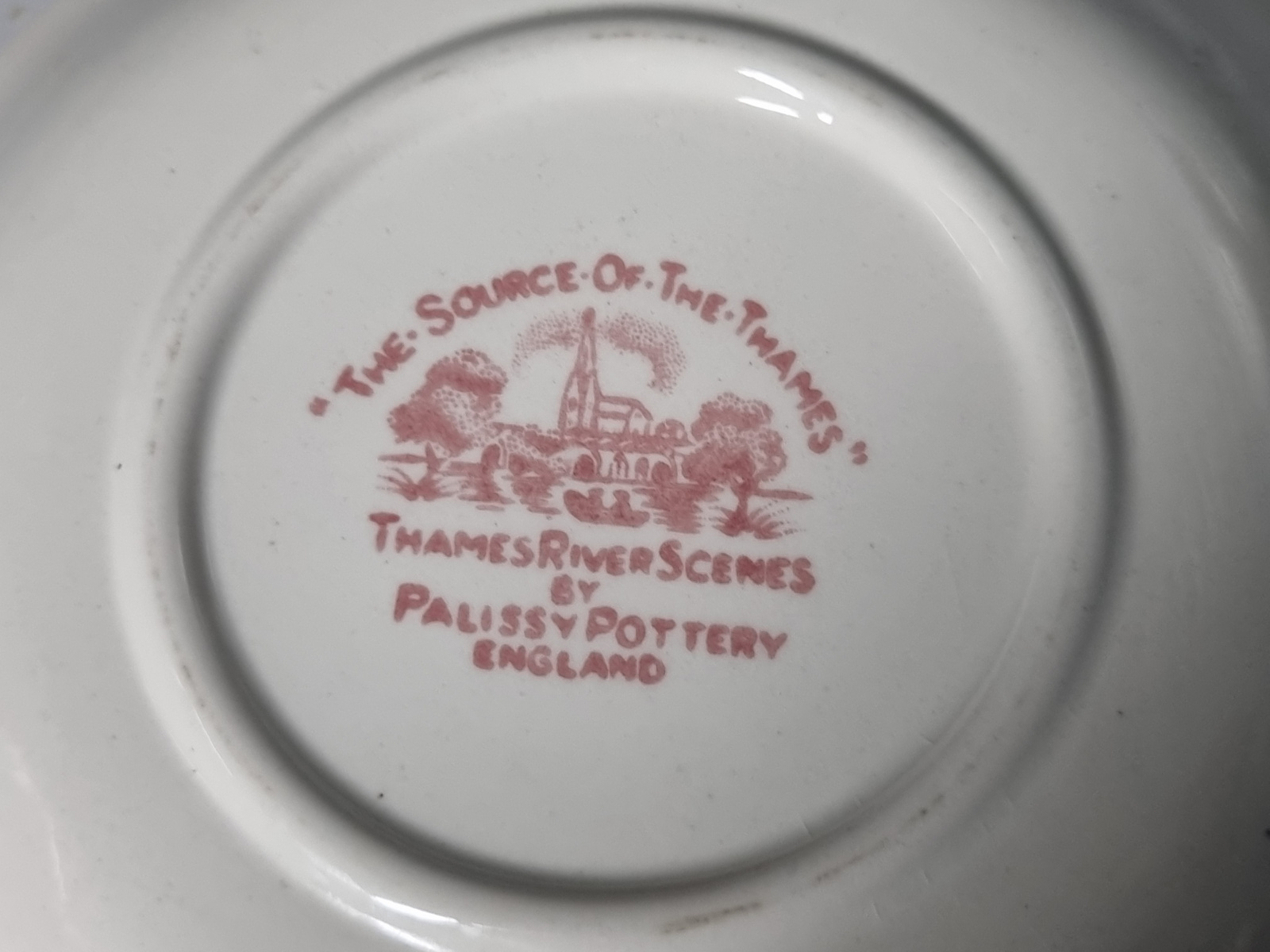 Engels rood Palissy Thames River Scenes rond schaaltje 13 cm