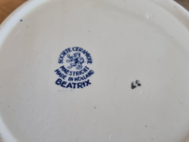 Beatrix Societe Ceramique Beschuitpot op onderbord