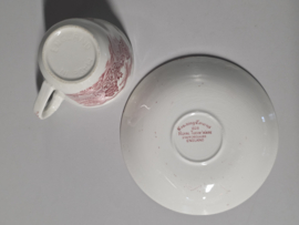 Engels rood Coaching Taverns Royal Tudor Ware Staffordshire kop en schotel