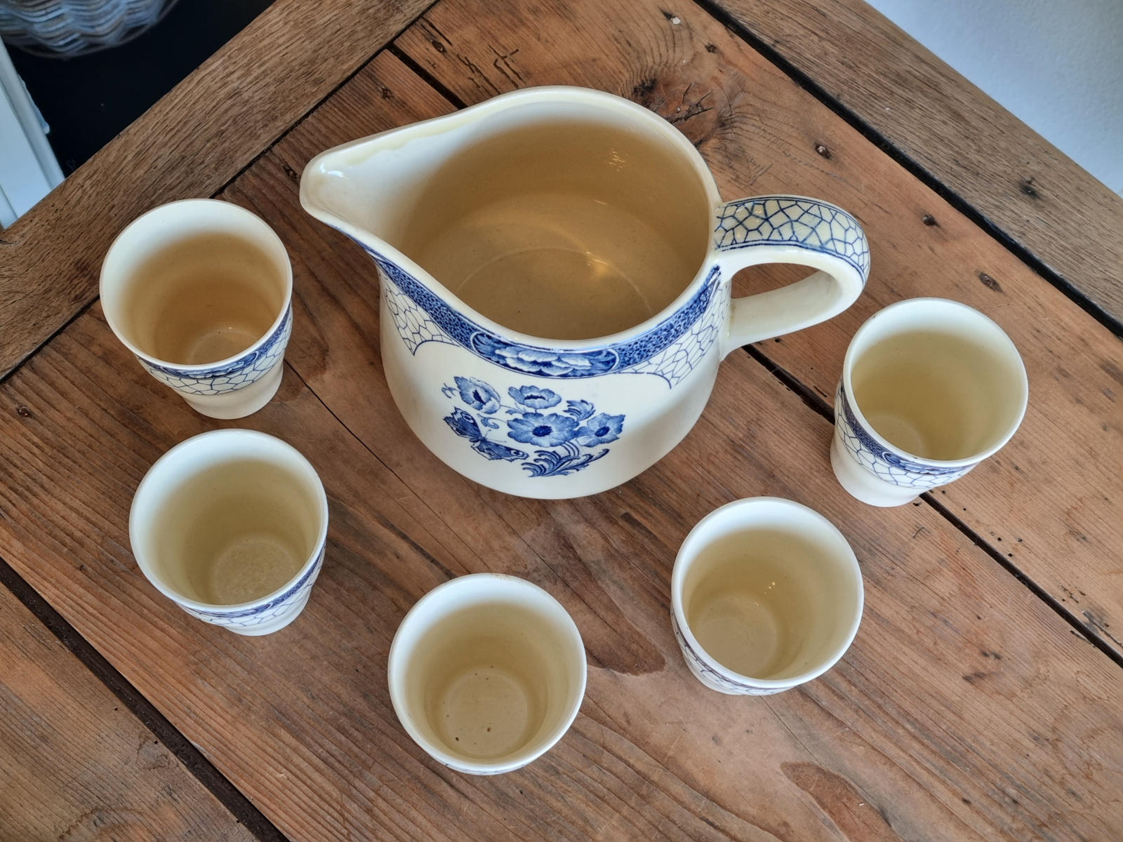 Societe Ceramique Butterflij kan nr. 1 met 5 bekers