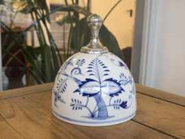 Zwiebelmuster Huttensteinach Cloche met zilveren greep