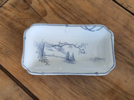 Petrus Regout Marines donkerblauw  rechthoekig schaaltje (hoekig model, horizon) 21 cm