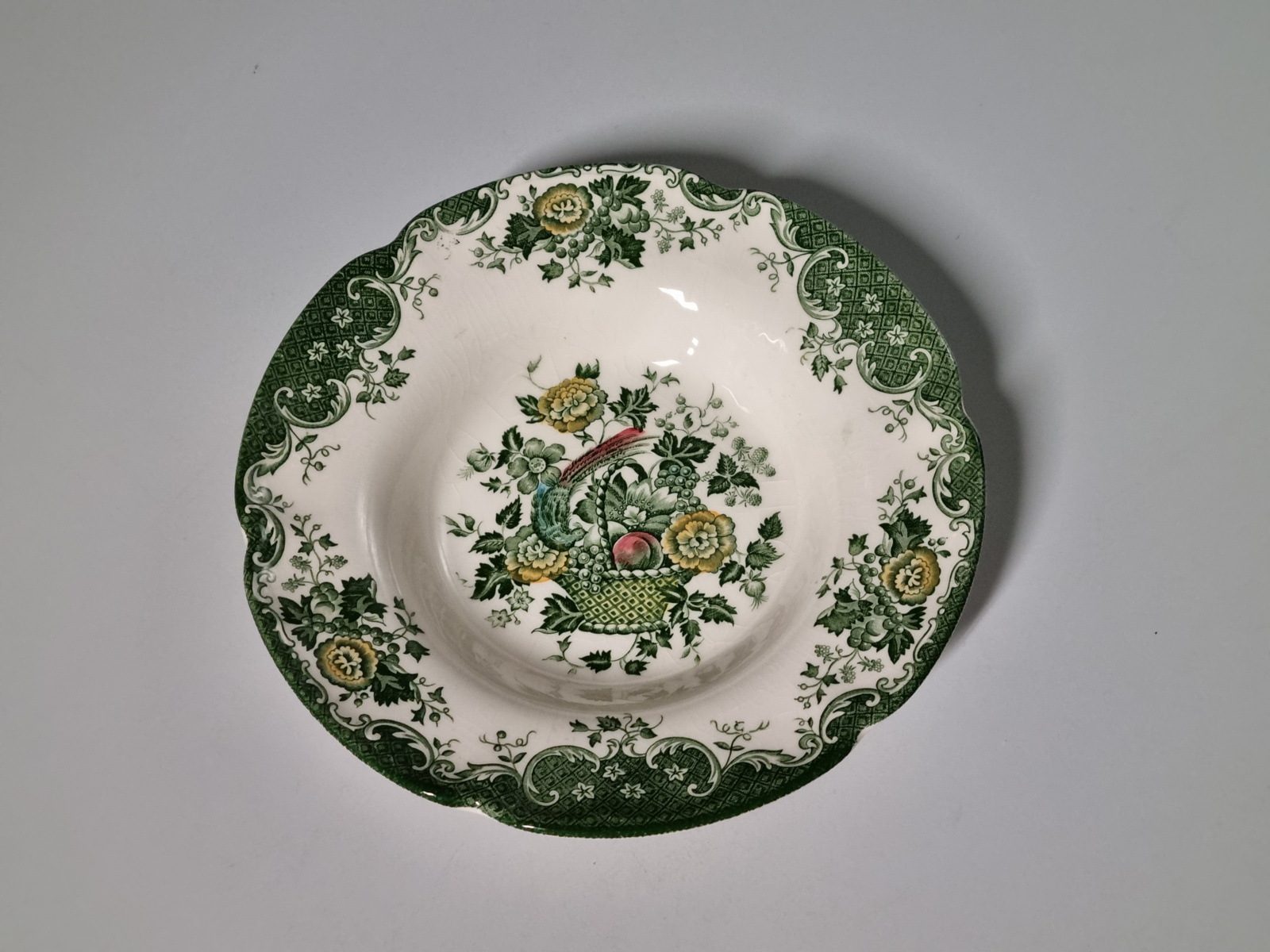 Engels gekleurd Johnson Brothers Bird of Pardise Diep Bord 22 cm