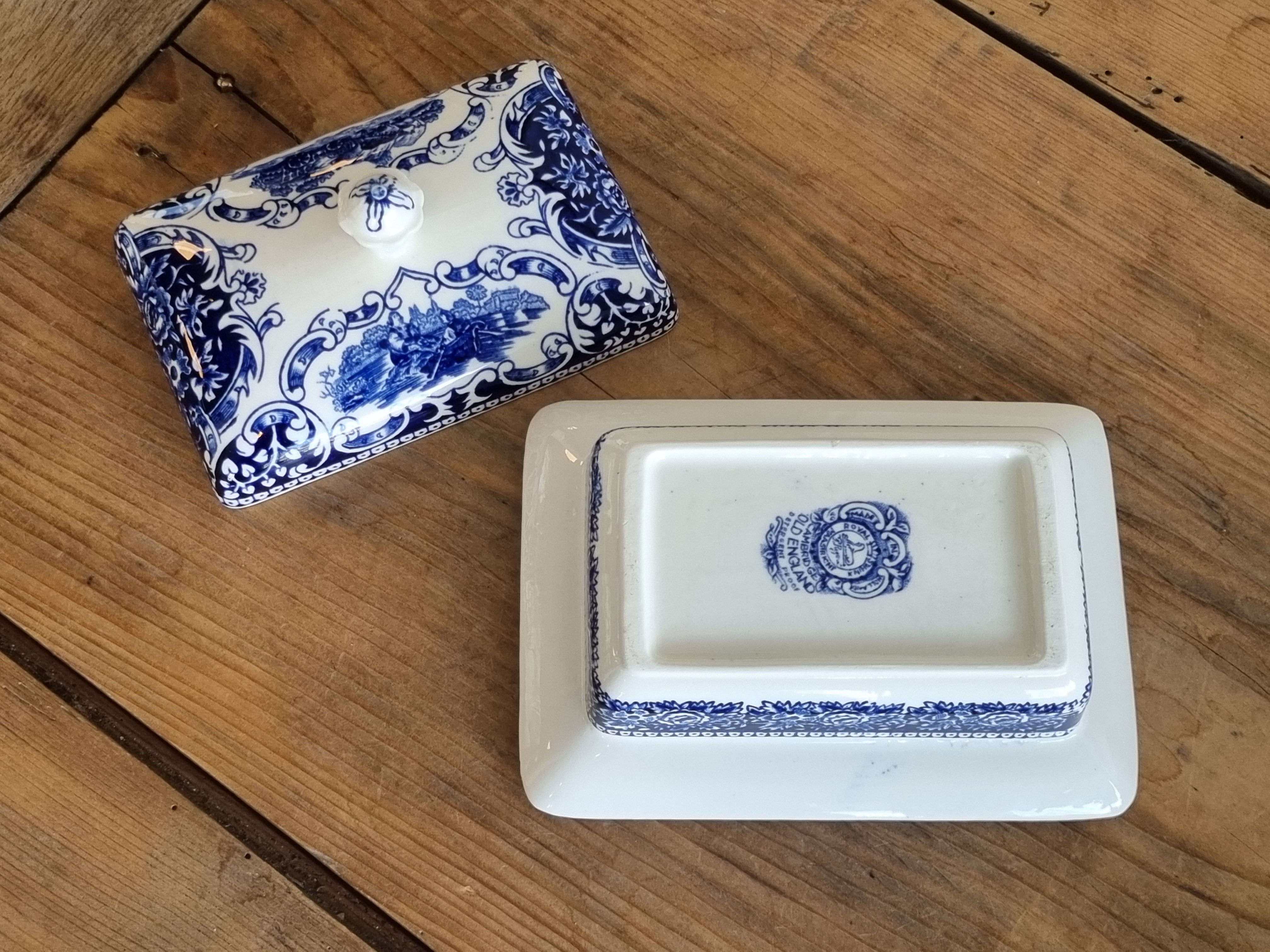 Regout Castillo Old England Cambridge blauw botervloot