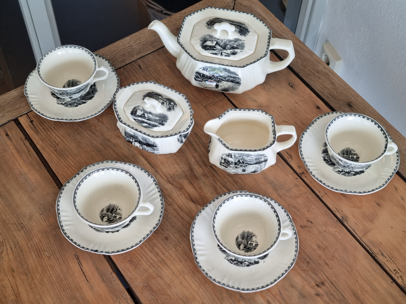 Landschap Zwart Societe Ceramiquet Theeservies 4-pers. (hoekig model)