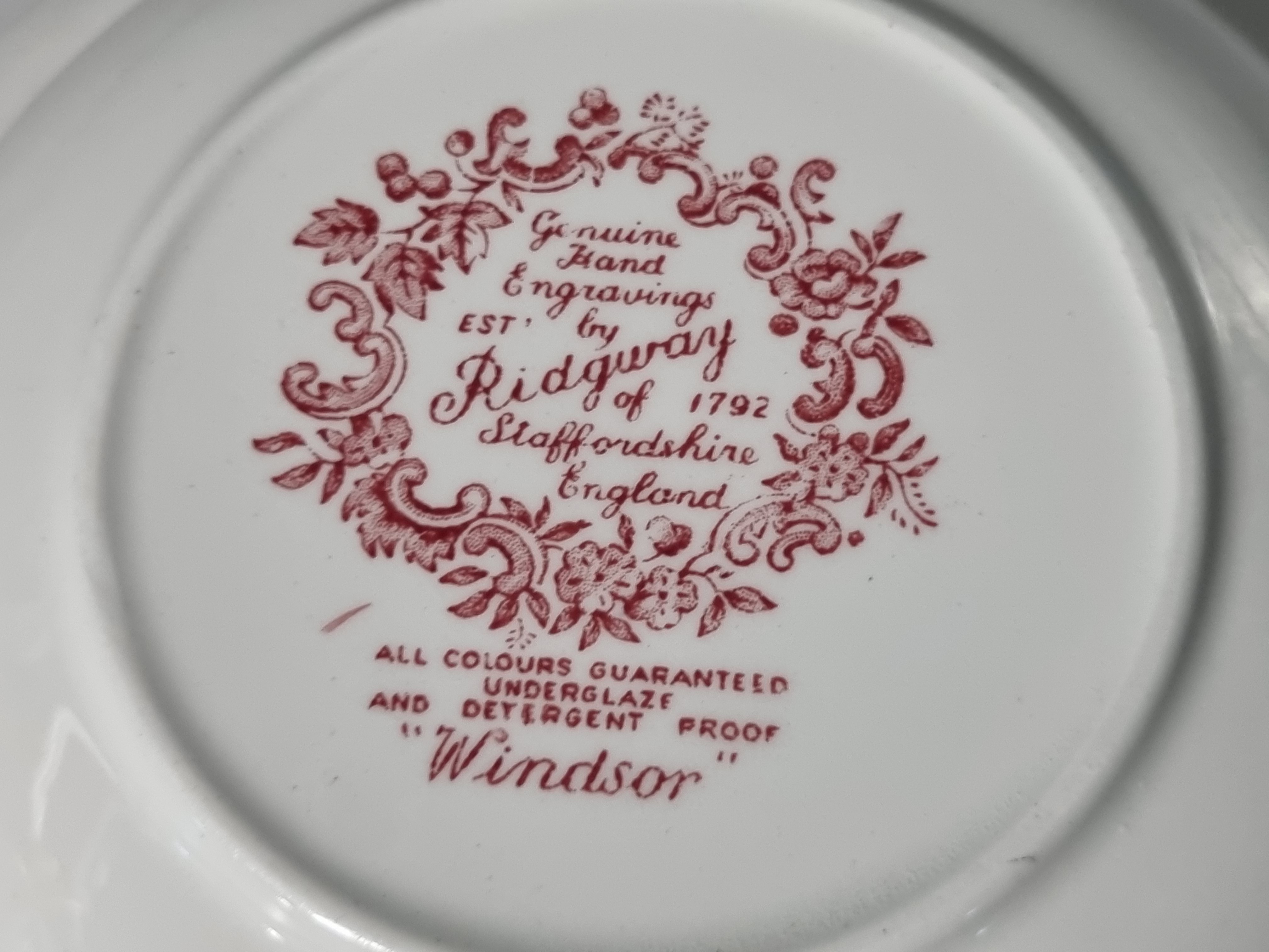 Engels rood Ridgway Windsor hoge ronde schaal 22,5 cm