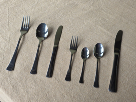 Bestek set vierkante kist 9 personen 81 delen