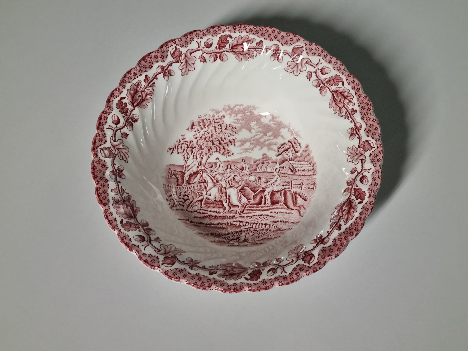 Engels rood Jachtservies Myott's Country Life hoge ronde schaal 21,5 cm