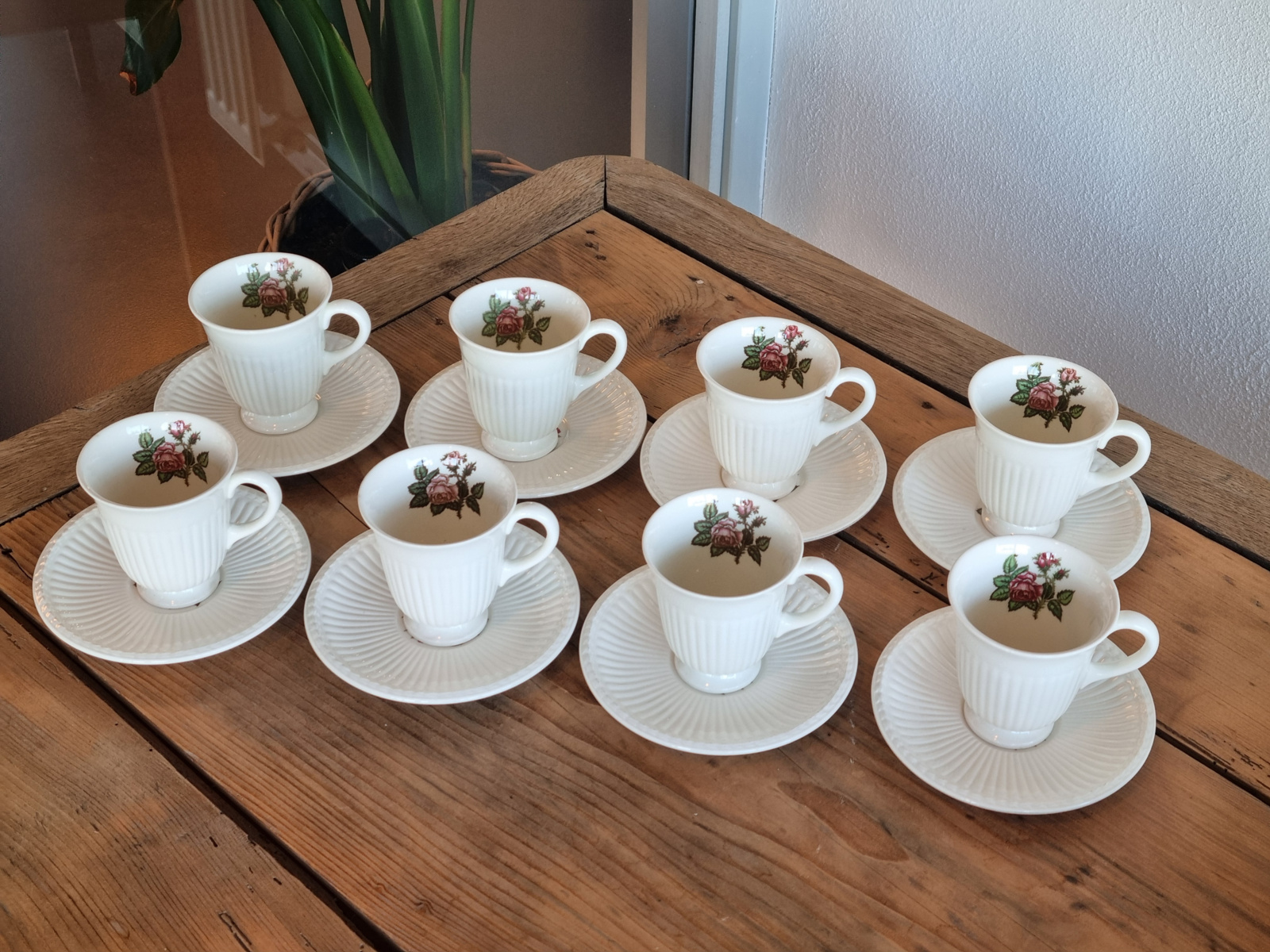 Wedgwood Moss Rose set 8x koffie kop en schotel (bruin stempel)