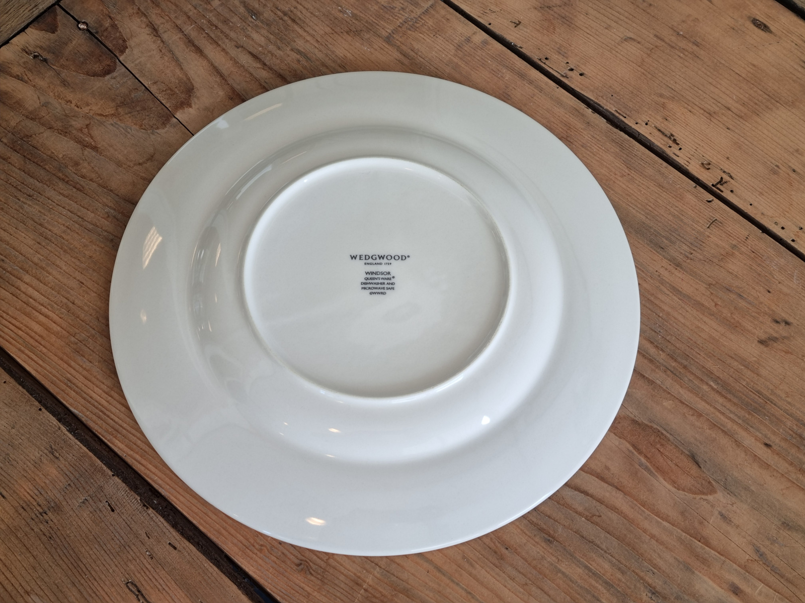 Verkocht = Wedgwood Windsor Plat Dinerbord  27,5 cm