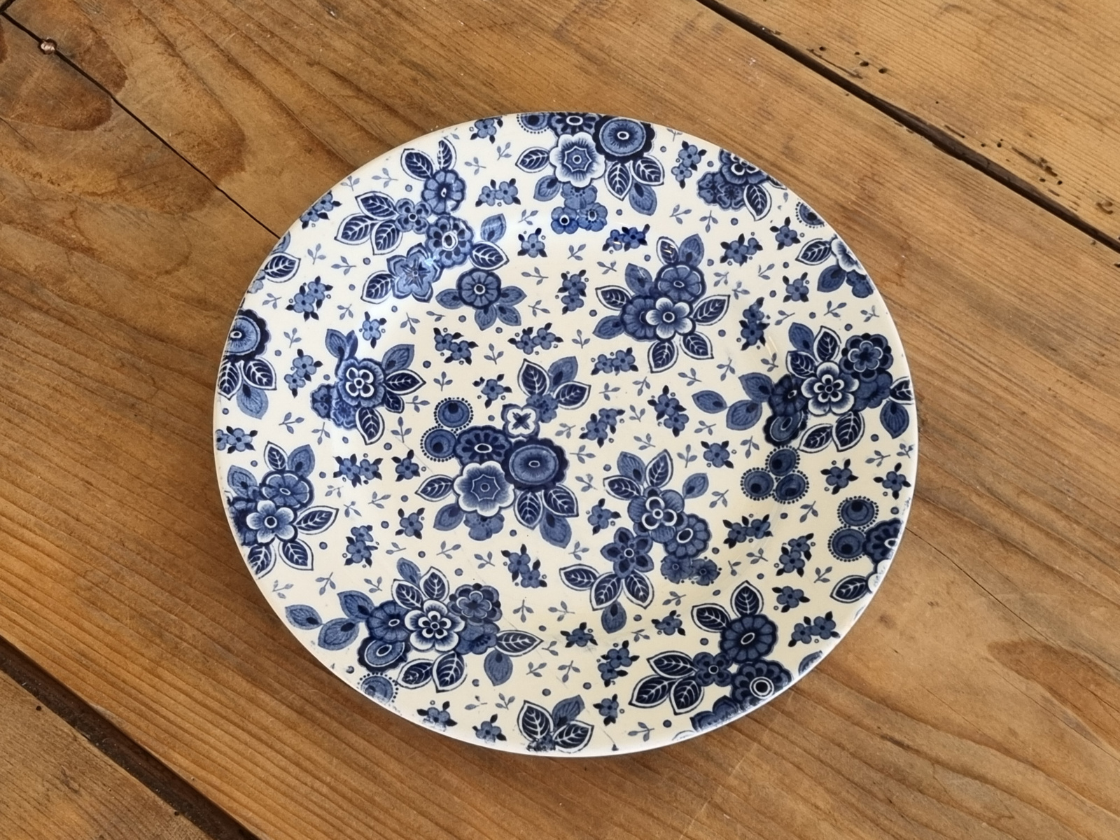 Beatrix Societe Ceramique ontbijtbordje 21,5 cm (creme donkere bloem)