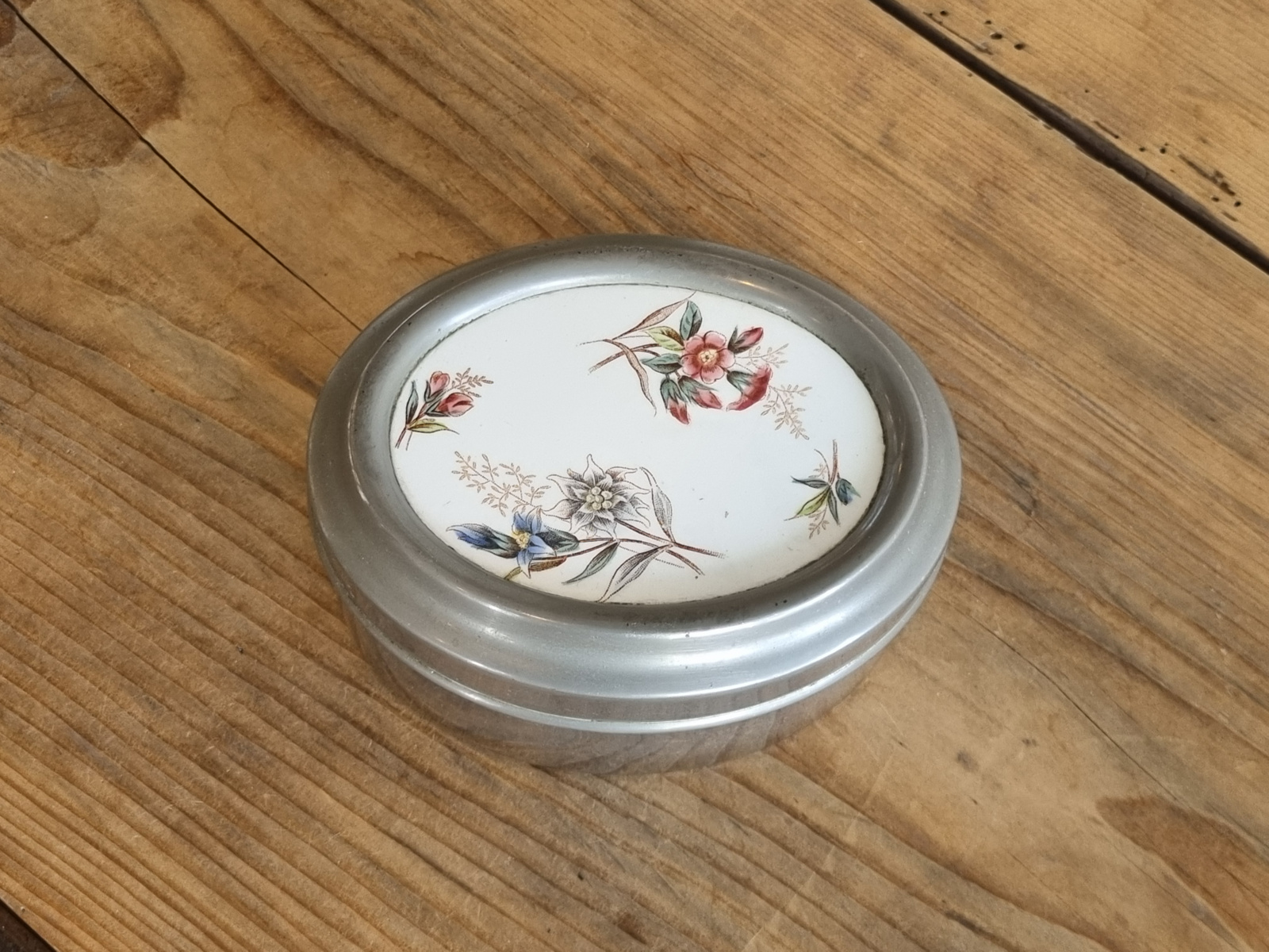 Vintage Doosje van metaal met bloemen print (ovaal model)