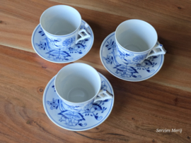 Zwiebelmuster Regout set 3x kop en schotel (hoekig oor)