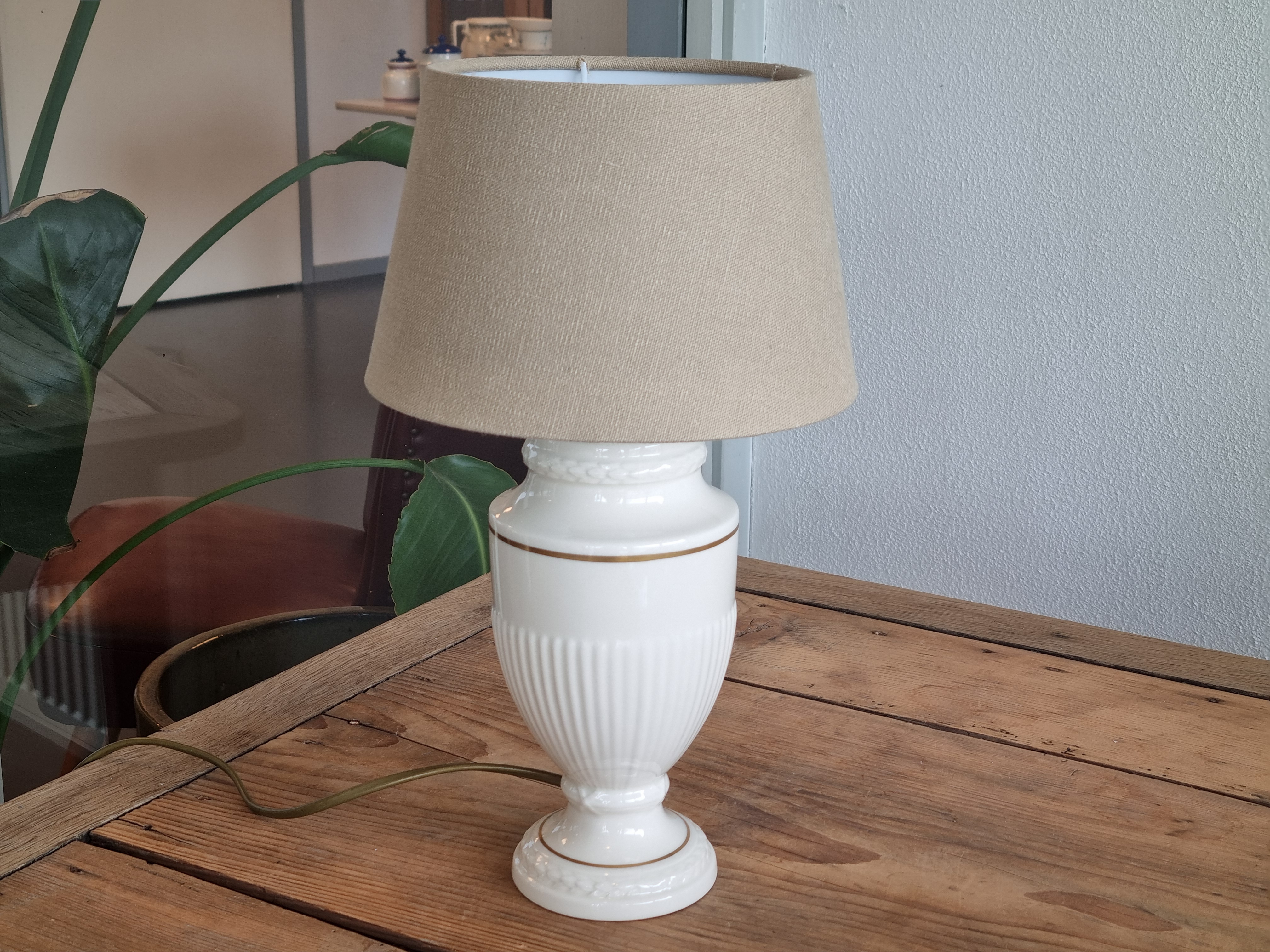 Wedgwood Edme Jubilee Goudrand Tafellamp | Lamp op hoge voet