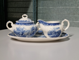 Villeroy en Boch Burgenland blauw Roomstelletje (gewone model) op plateau