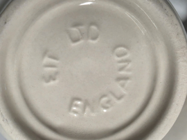 Verkocht = Engels blauw English Ironstone Tableware EIT kop en schotel (brug)