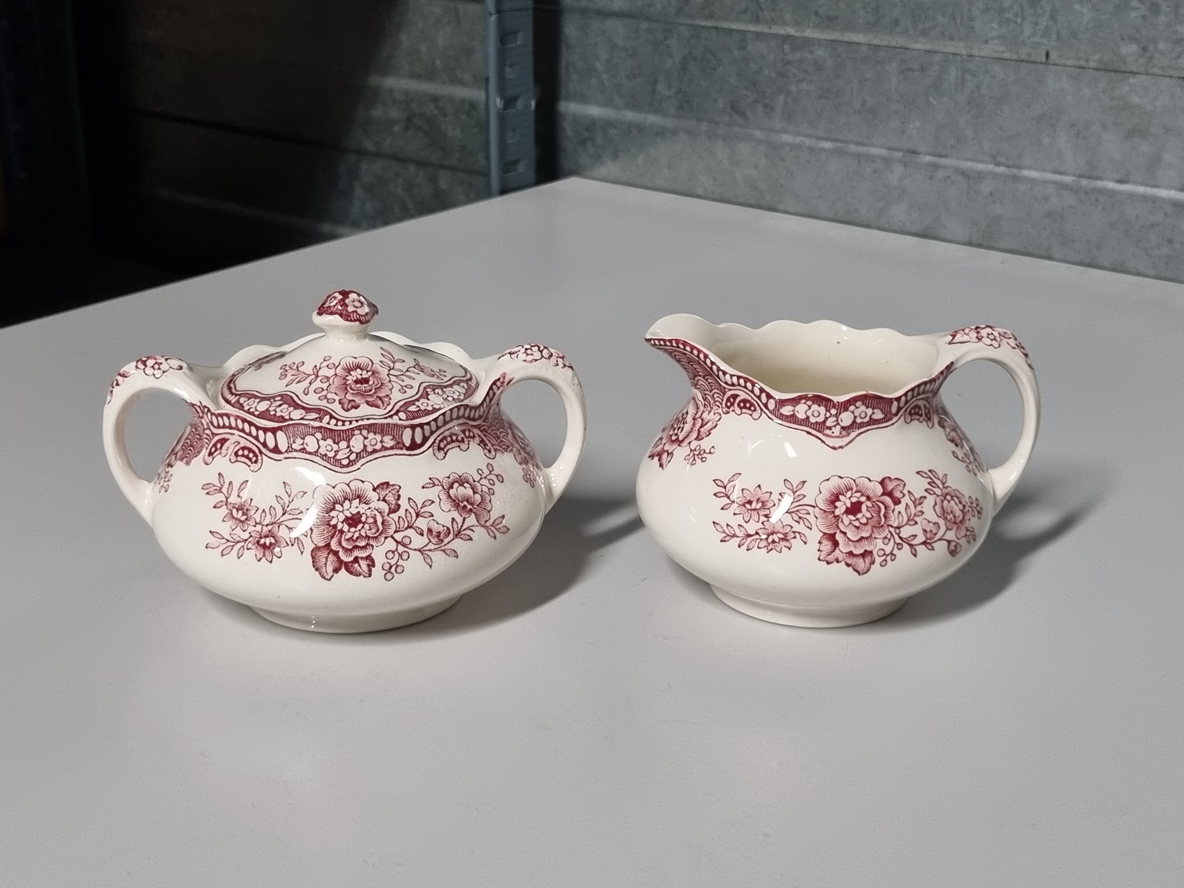 Engels rood Crown Ducal Bristol Roomstel