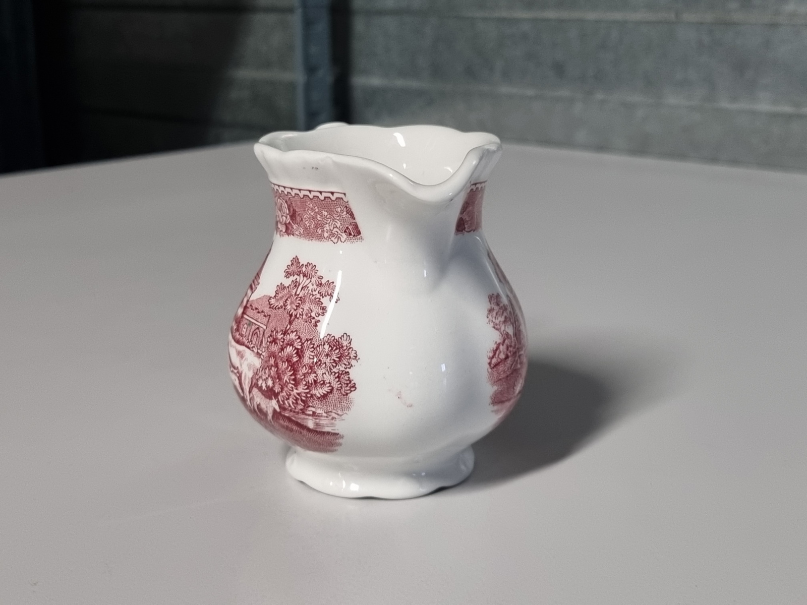 Engels rood Wedgwood Adams English Scenic schenkkannetje 0,15 liter (recht randje)