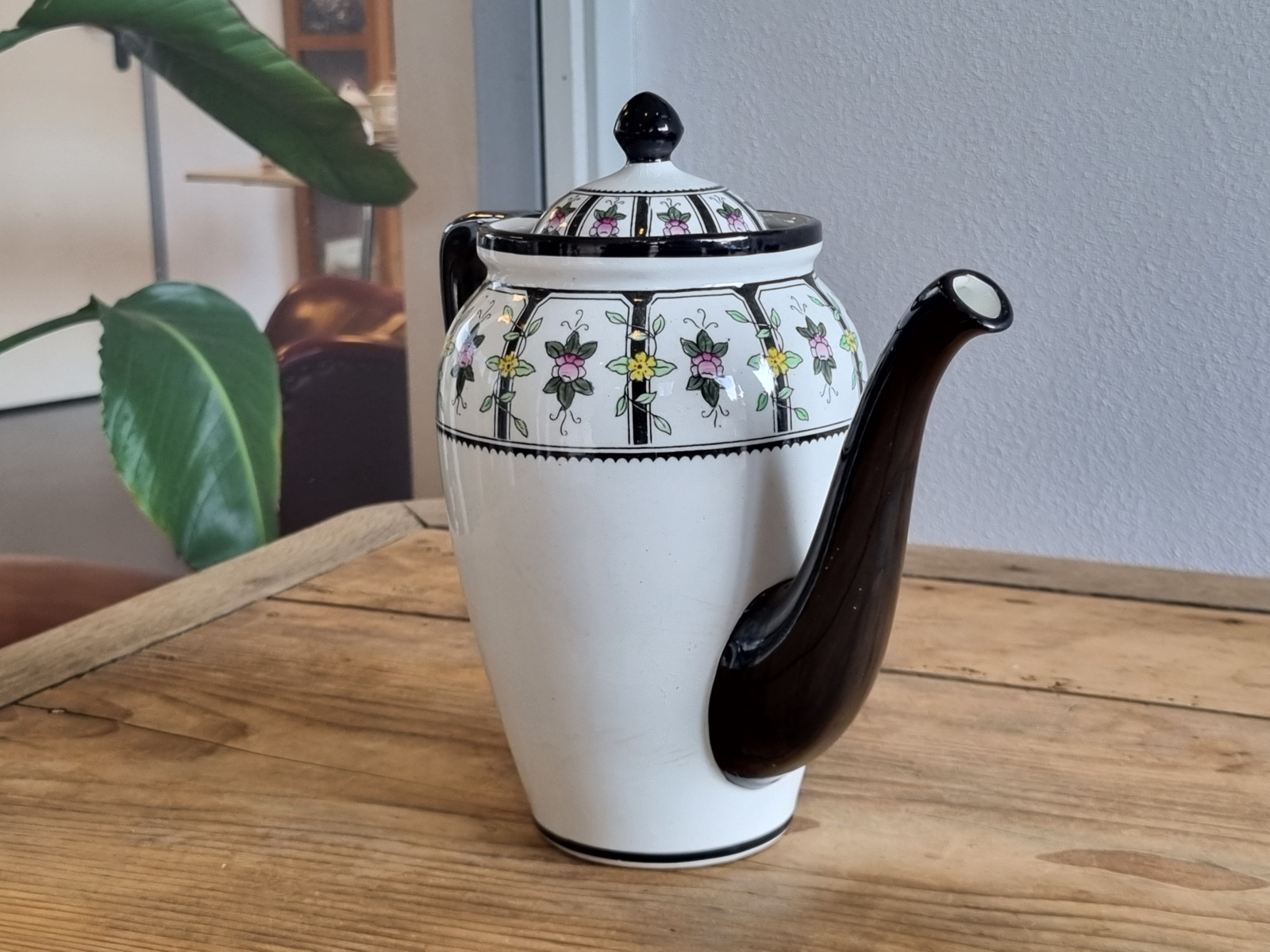 Petrus Regout Modest Koffiepot
