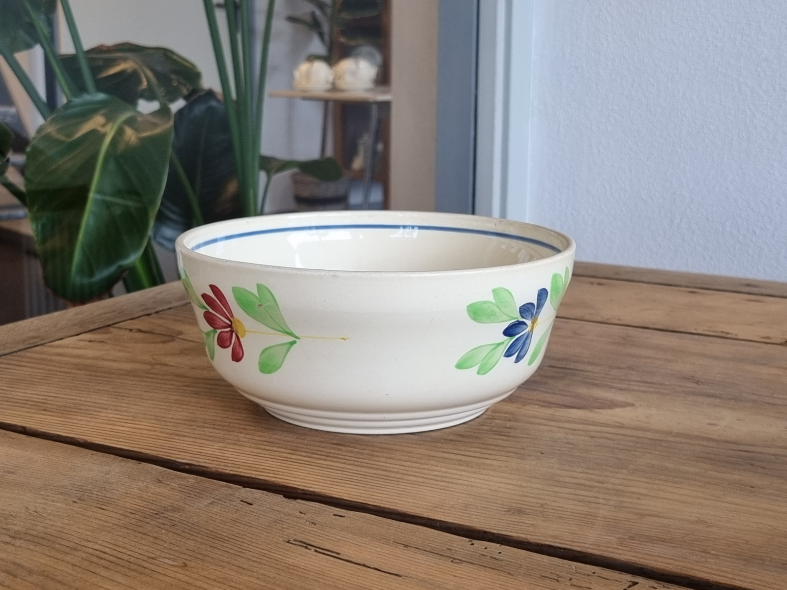 Boerenbont Societe Ceramique blauw-rode bloem hoge ronde schaal 18 cm