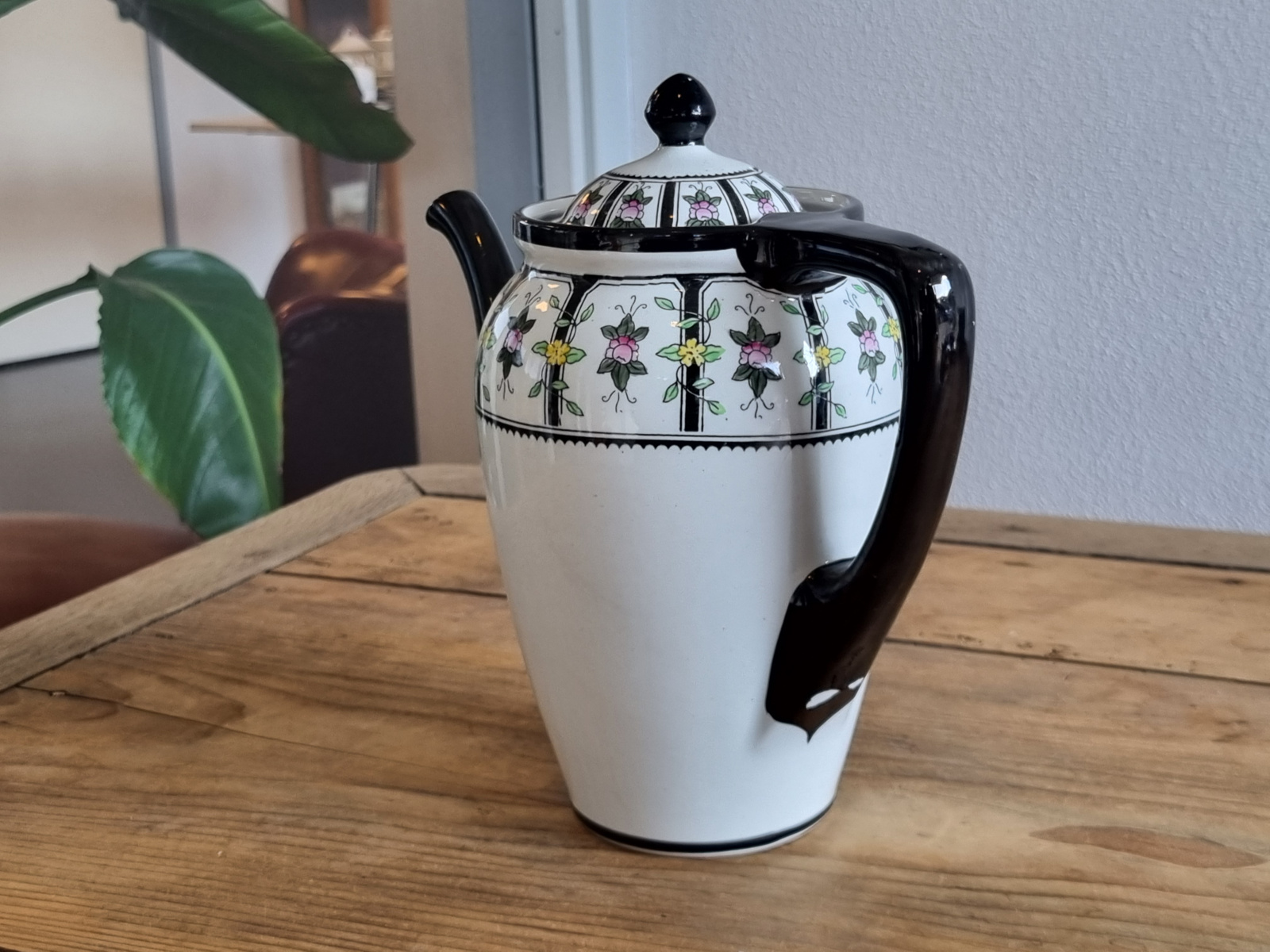 Petrus Regout Modest Koffiepot