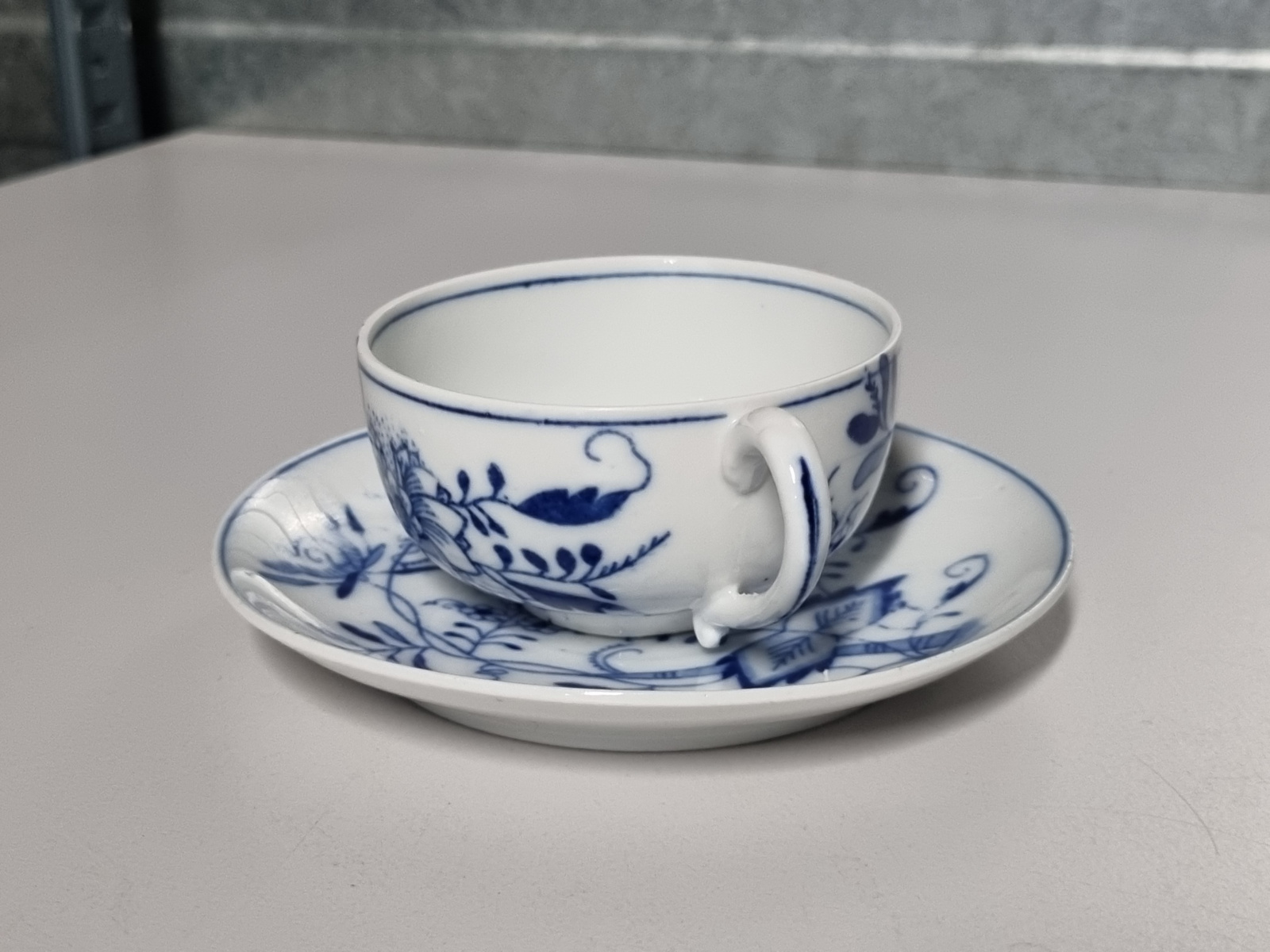Zwiebelmuster Regout Thee Kop en schotel
