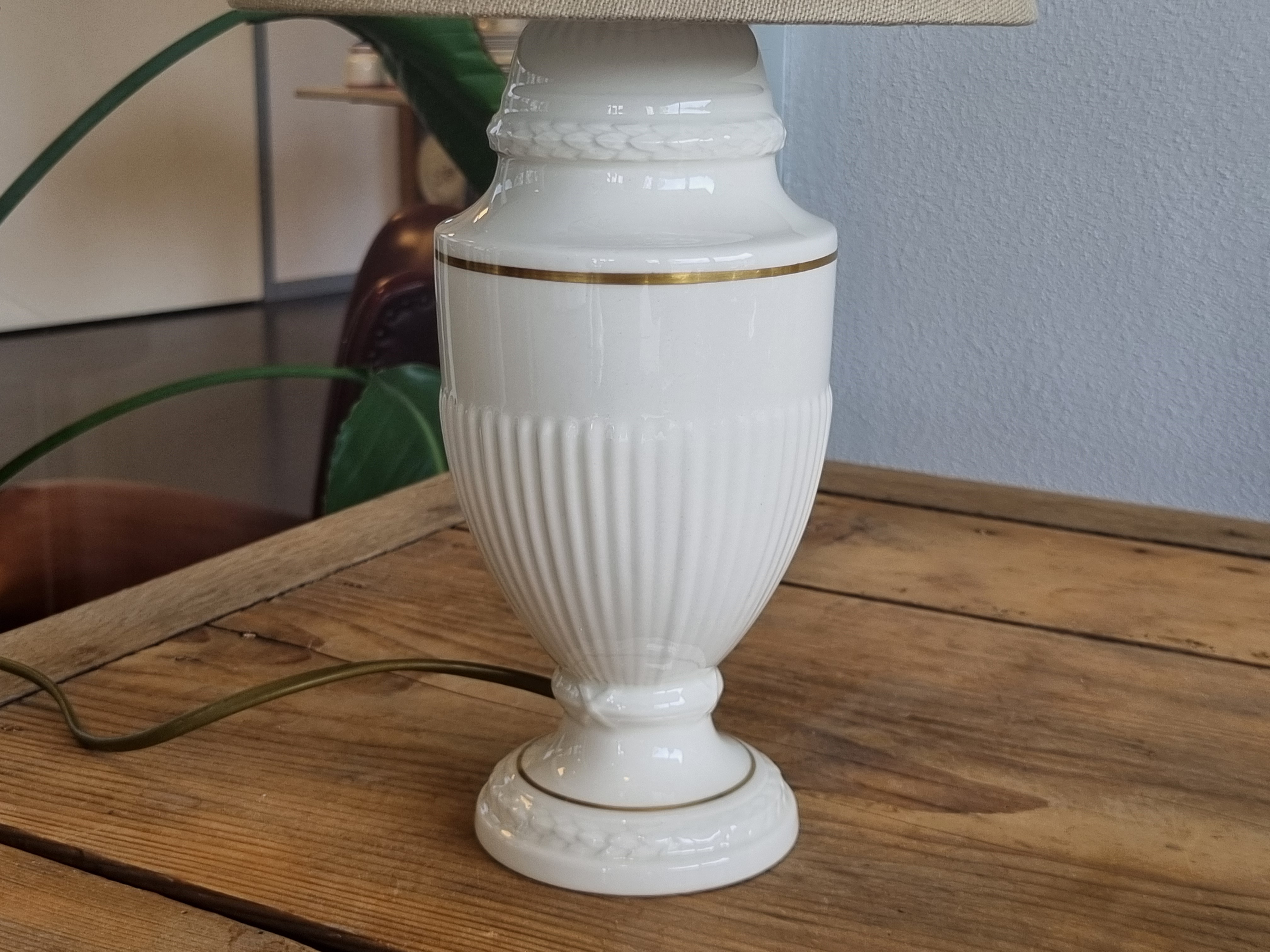 Wedgwood Edme Jubilee Goudrand Tafellamp | Lamp op hoge voet