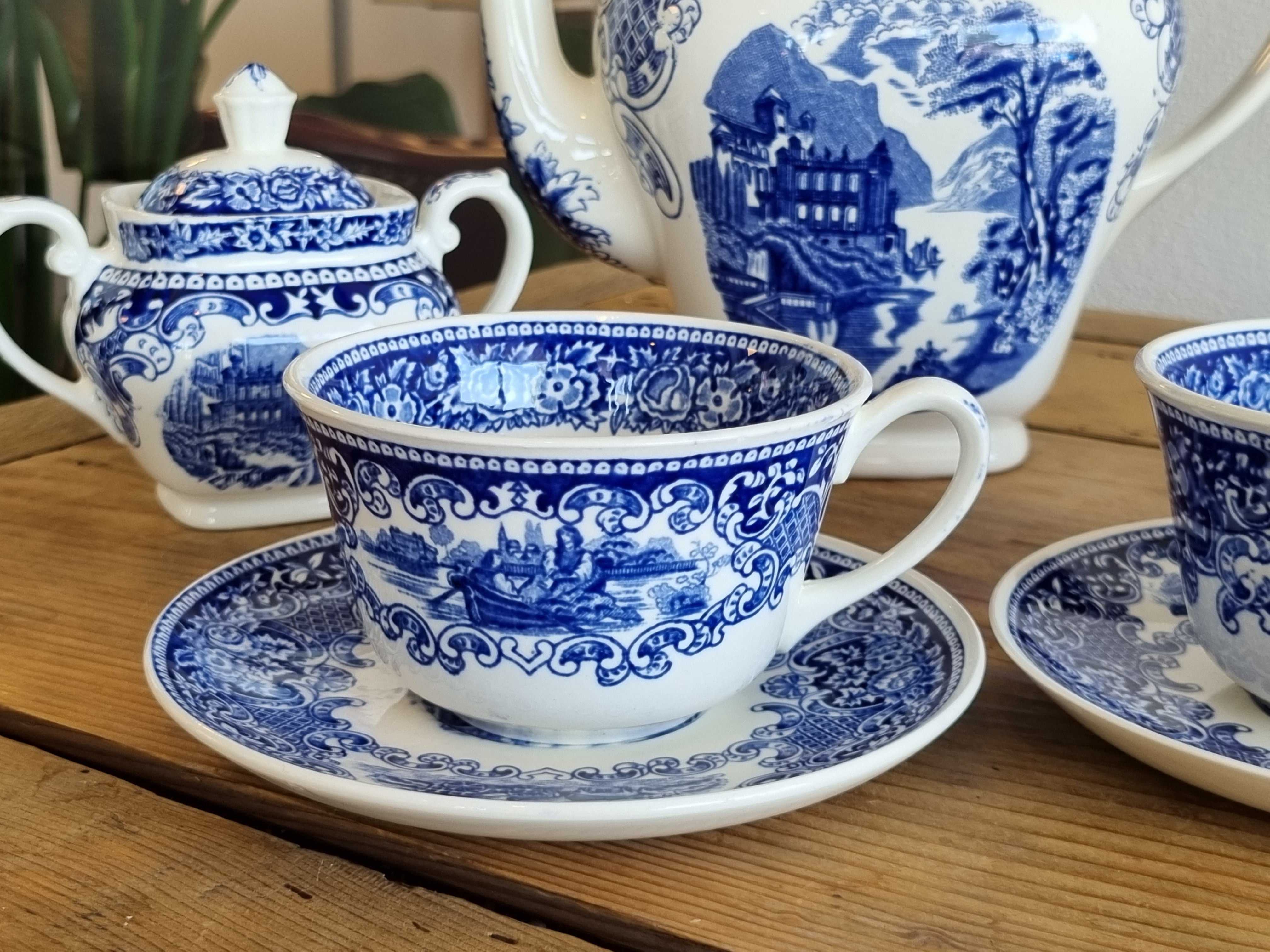 Regout Castillo Old England Cambridge blauw chocoladestel theestel voor 2 personen