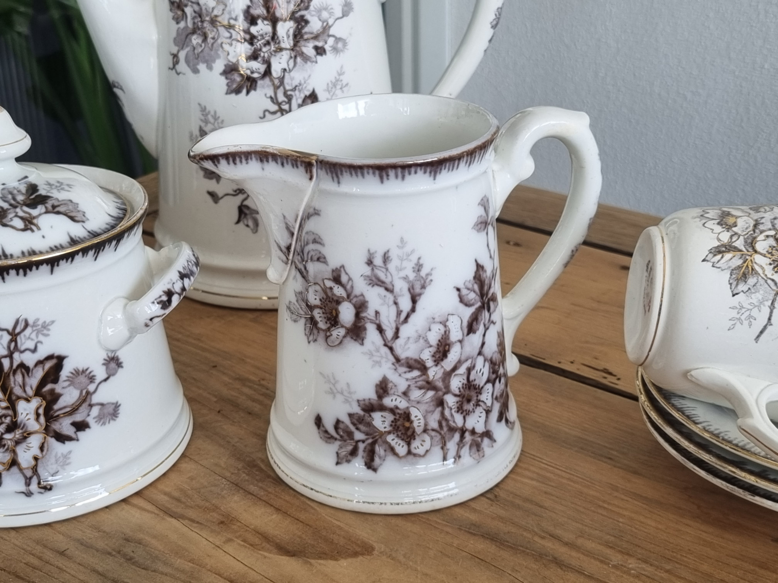Societe Ceramique Olga wit/zwart robuust Koffieservies of Theeservies 8-pers.