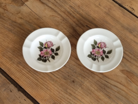 Wedgwood Briar Rose set 2x Theezakjeslegger gladde rand (voorheen asbakje)