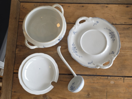 Meibloem Petrus Regout soepterrine met onderbord en lepel (hoekig model)