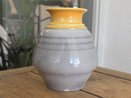 Vintage Vaasje Mosa Maastricht Art Deco grijs met geel