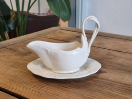 Hartley Greens Leeds Pottery Sauciere op onderbordje