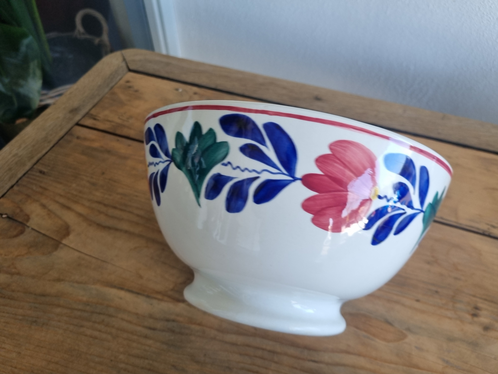 Oud Boerenbont Societe Ceramique 483a grote Kom op voet nr. 00