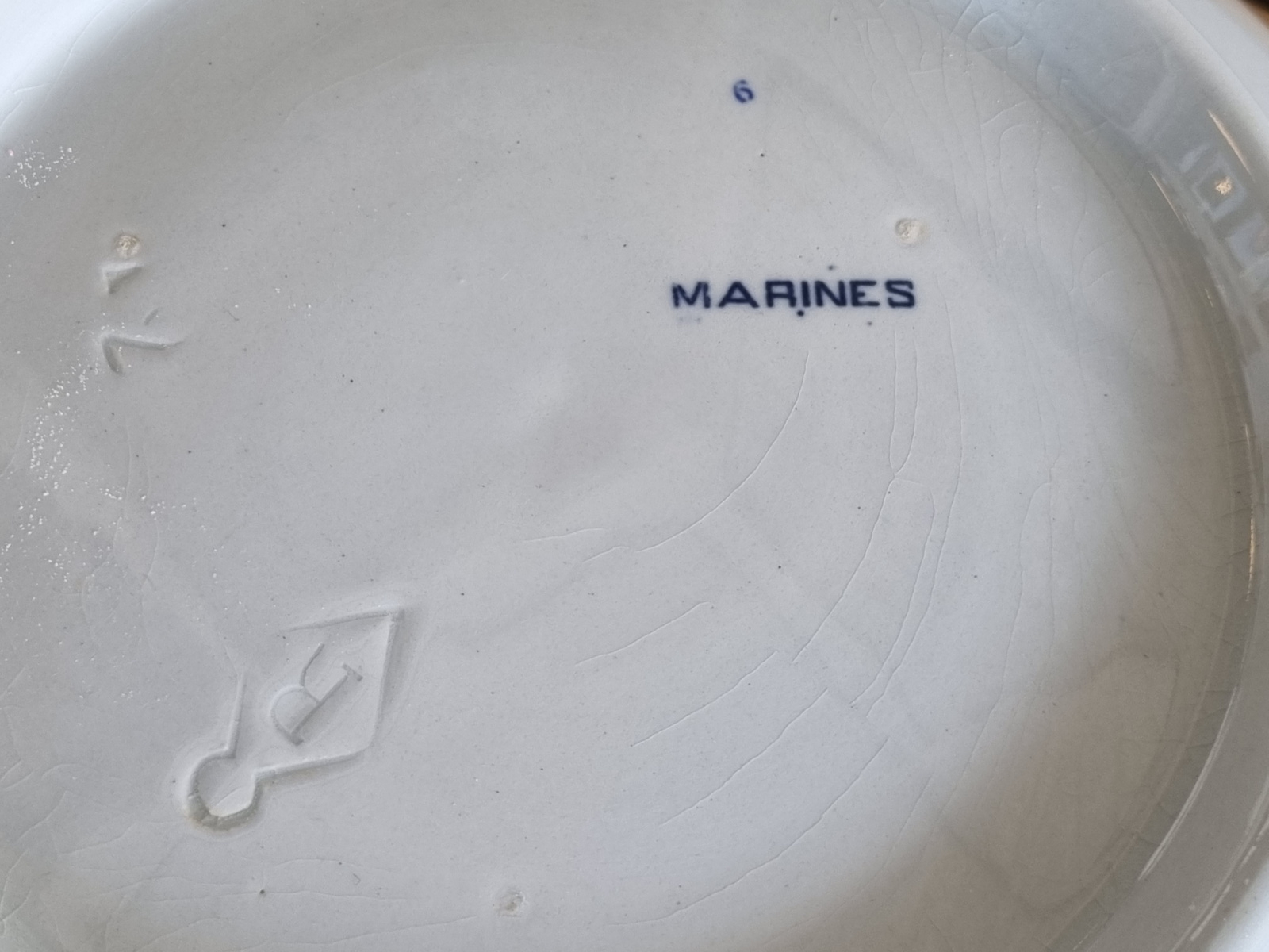 Verkocht = Petrus Regout Marines donkerblauw hoge vierkante Schaal 27 cm