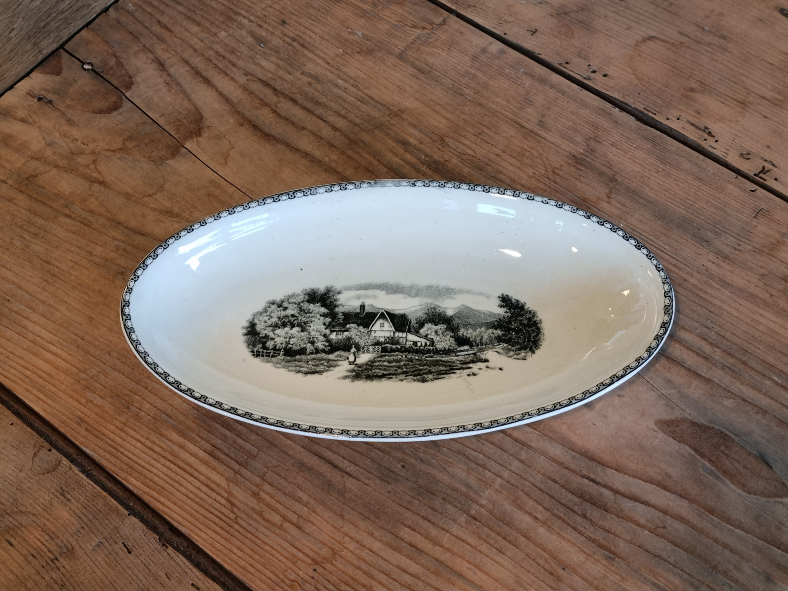 Landschap zwart Societe Ceramique ovaal schaaltje 25 cm (rond model)