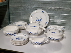 Boch Belgium Grand Bouquet blauw Eetservies 8-pers.