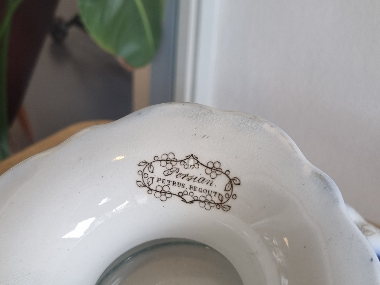 Petrus Regout Wellington decor Persian Soepterrine met aardewerk lepel