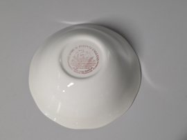 Engels rood Historical Ports hoge ronde schaal 21,5 cm