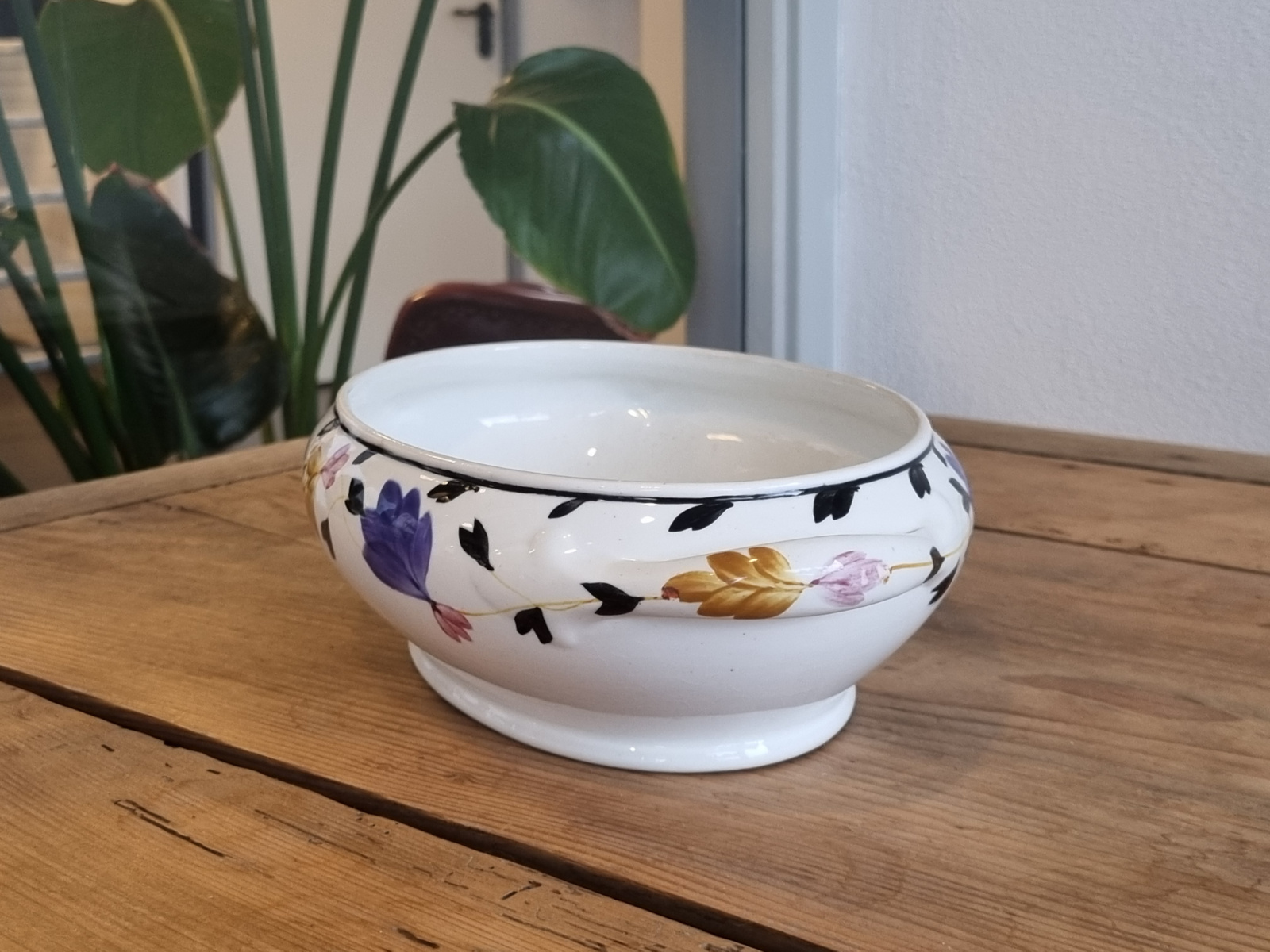 Boerenbont 255b Societe Ceramique ovale schaal met greepjes model René nr. 2