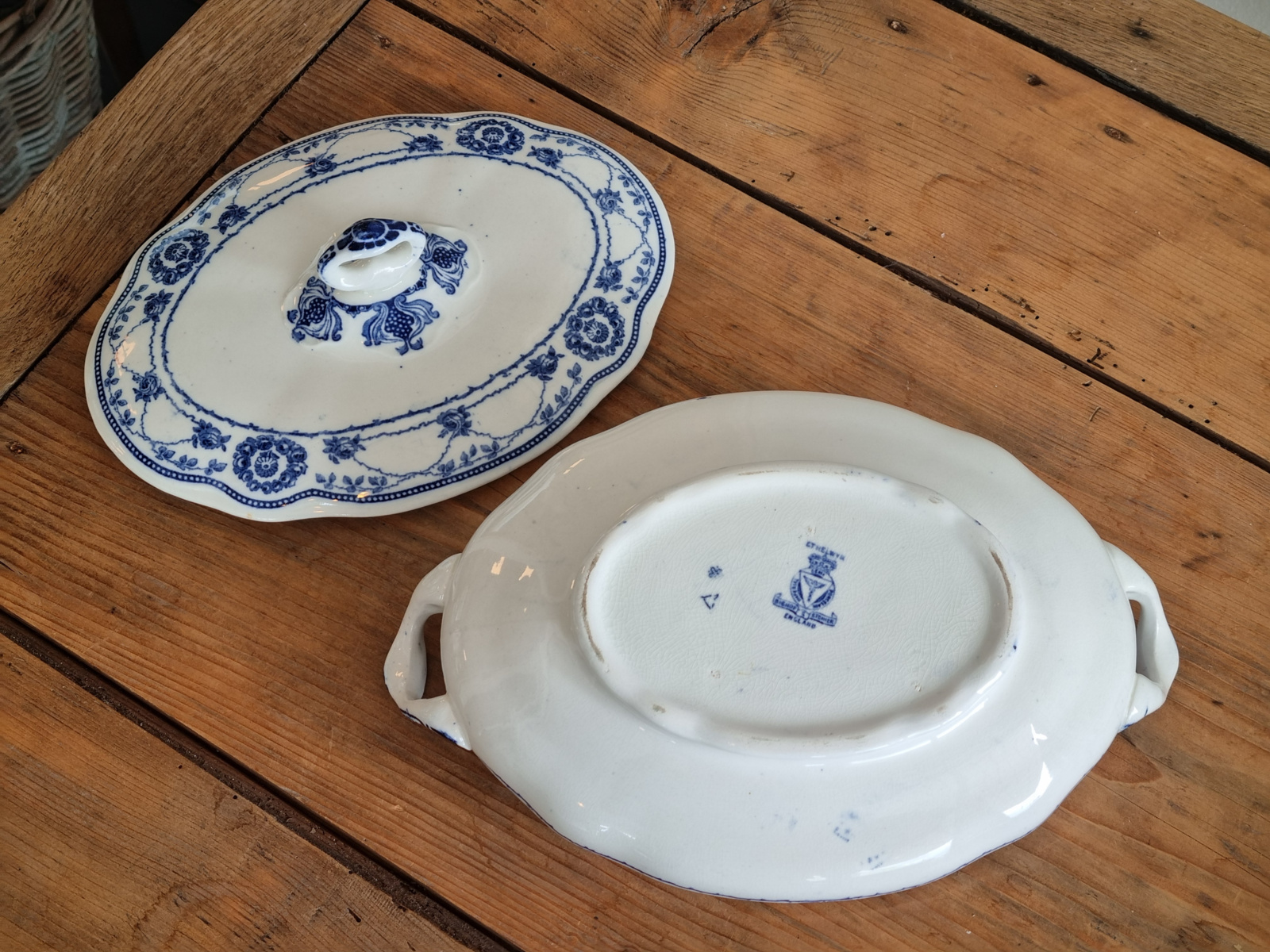Engels blauw Ethelwyn Bishop & Stonier dekschaal terrine