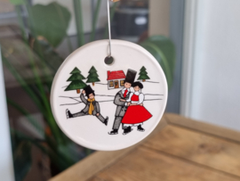 Engels Mason's Christmas Village 1983 Kerstservies Kerstboomhanger Penning