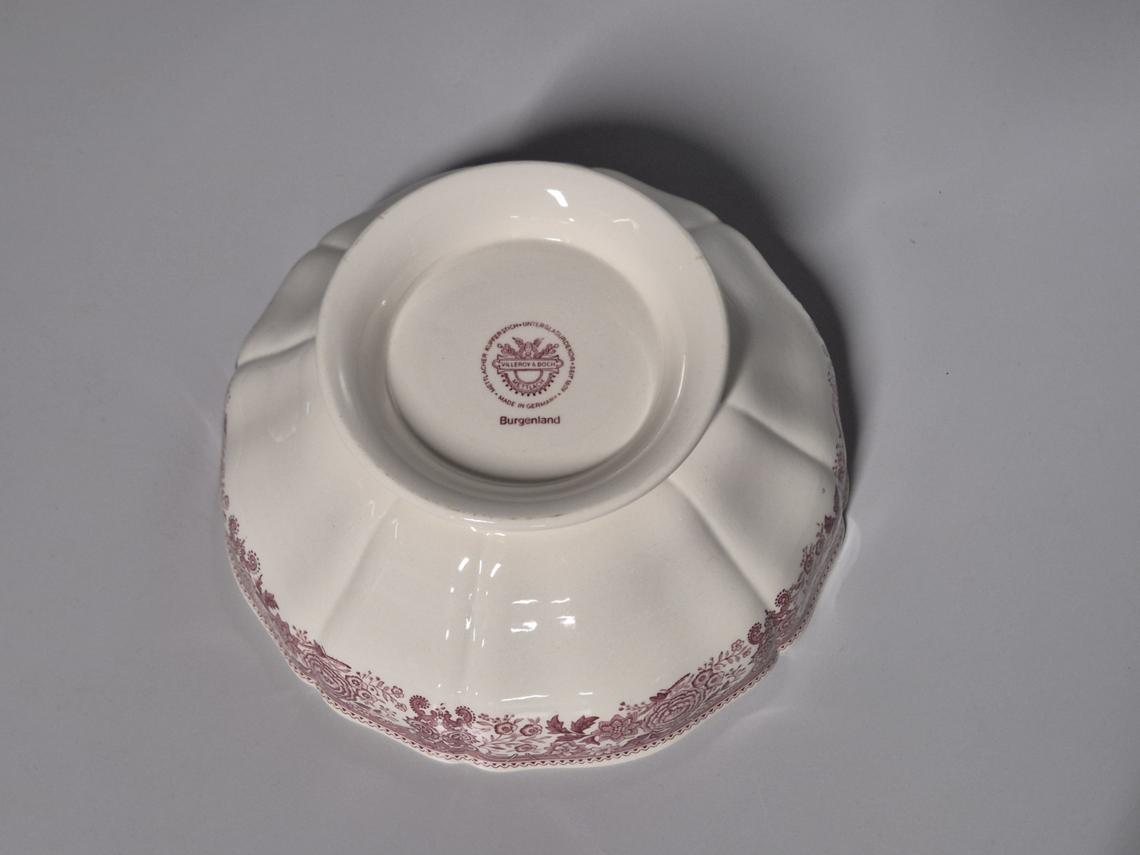 Villeroy en Boch Burgenland rood Serveerkom op voet 23 cm