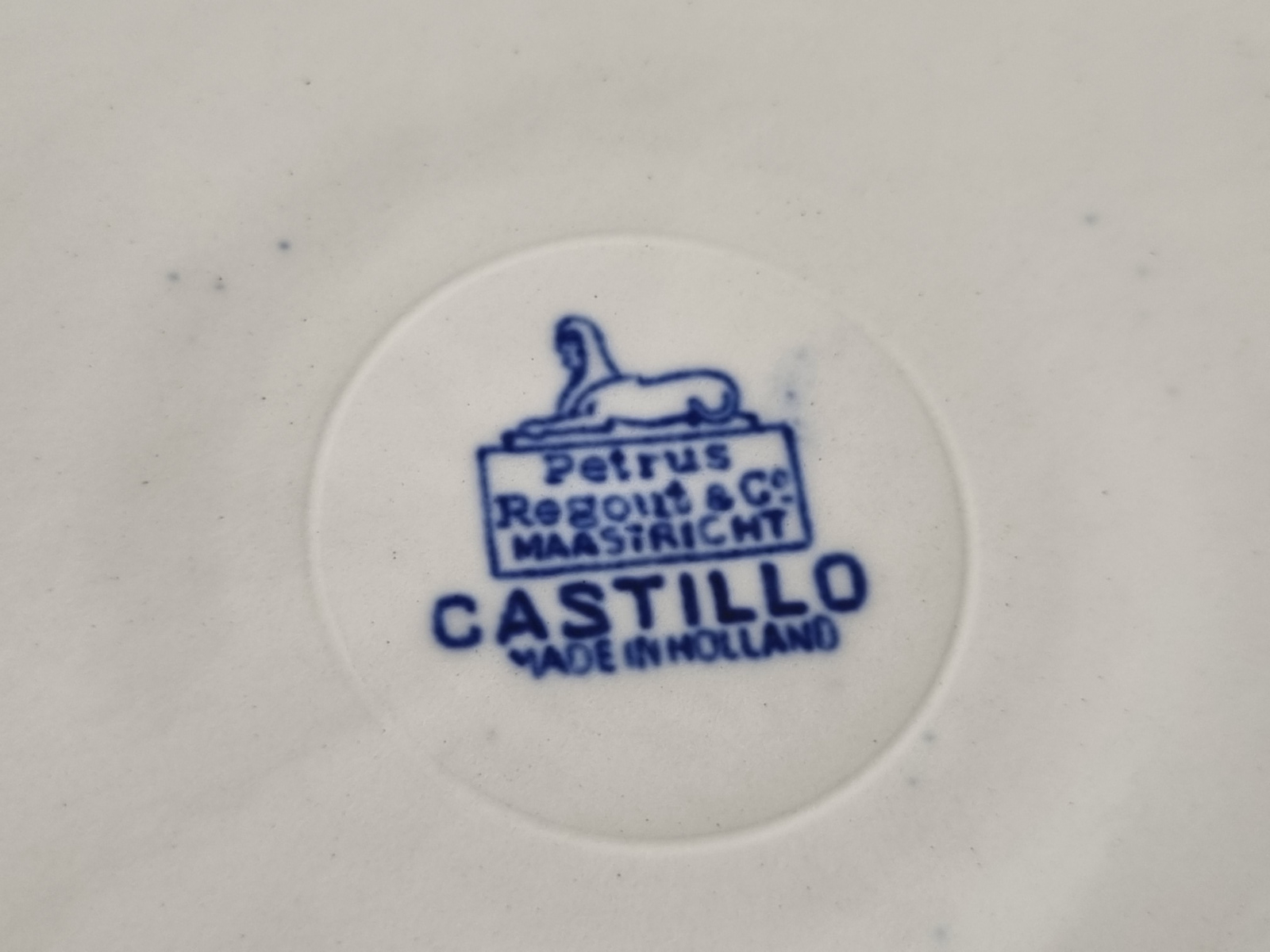 Regout Castillo blauw diep bord 23,5 cm (Regout stempel)