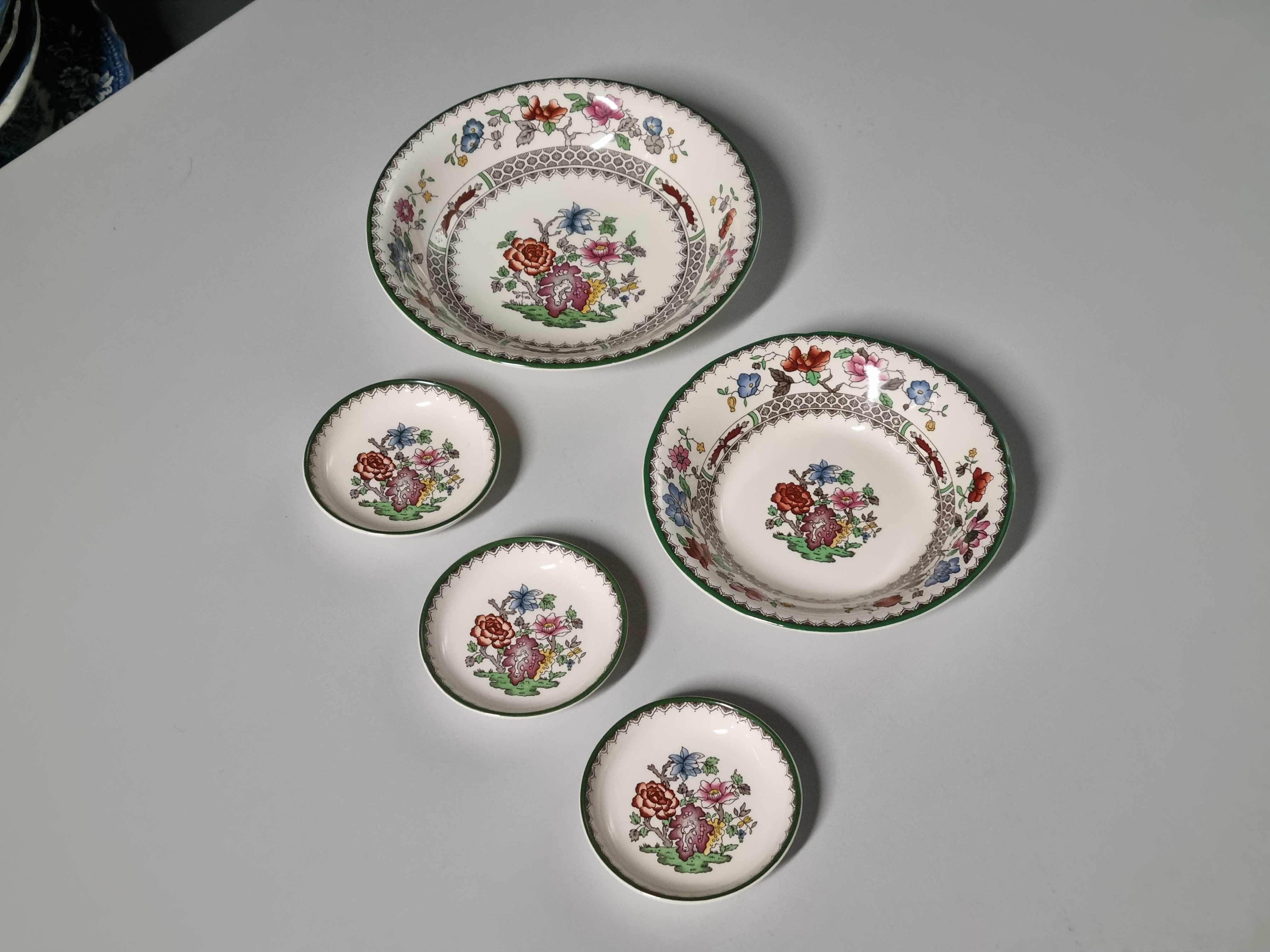 Engels Spode Copeland Chinese Rose setje 5 schaaltjes (nieuw stempel)